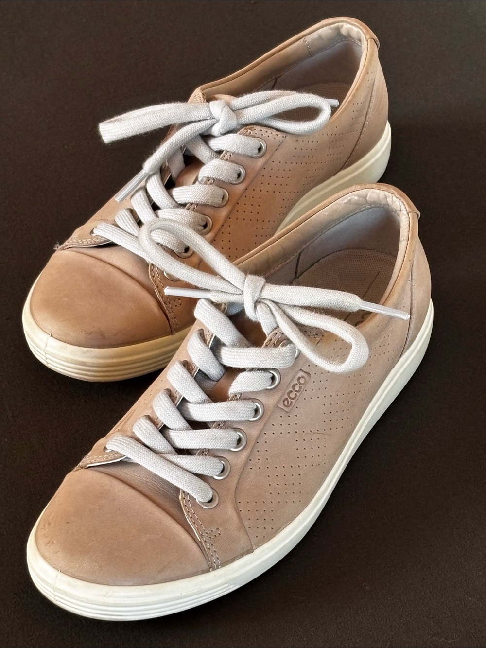 Ecco Women's Blush Leather Perforated Lace-Up Sneakers